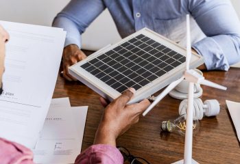 Comparativo: Energia Solar Fotovoltaica vs. Outras Fontes de Energia